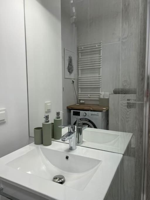 Apartment Olive In Bialoleka-Tarchomin Center Варшава Екстериор снимка